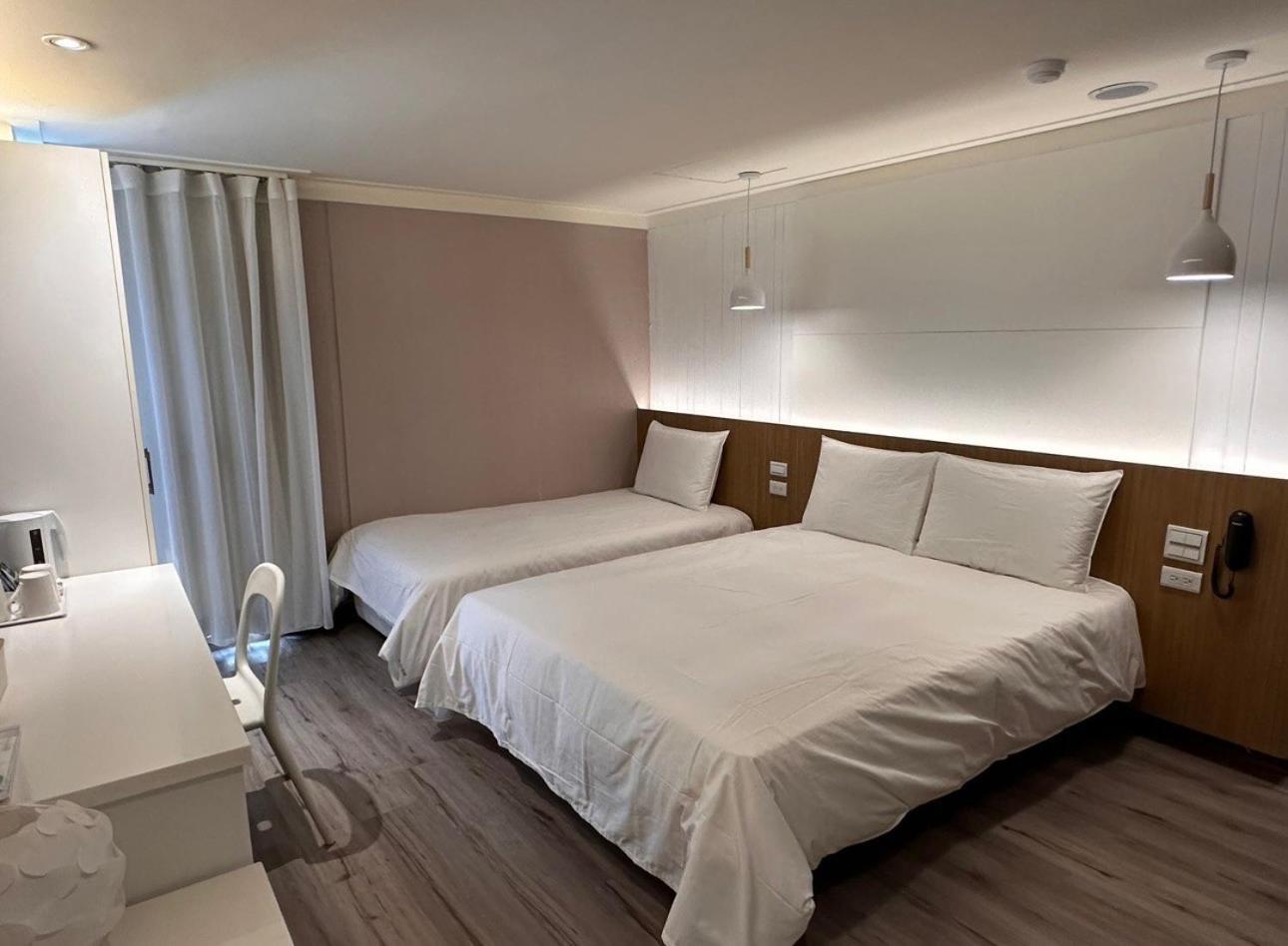 Days Fine Hotel Kaohsiung Extérieur photo